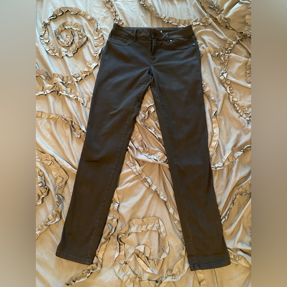 Like new White House Black Market The Jegging